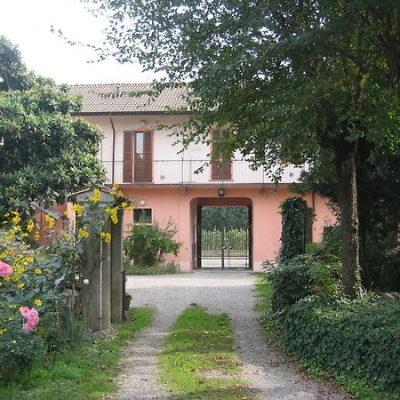 Le Petit Fleur Hotel Bareggio Bagian luar foto
