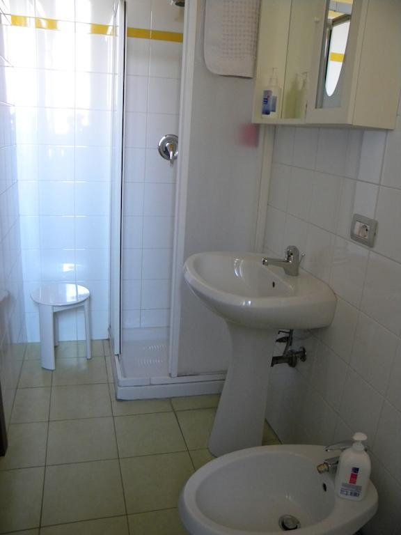 Le Petit Fleur Hotel Bareggio Ruang foto